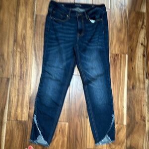 Dark Blue Denim Jeans with Frayed Hem- vigoss